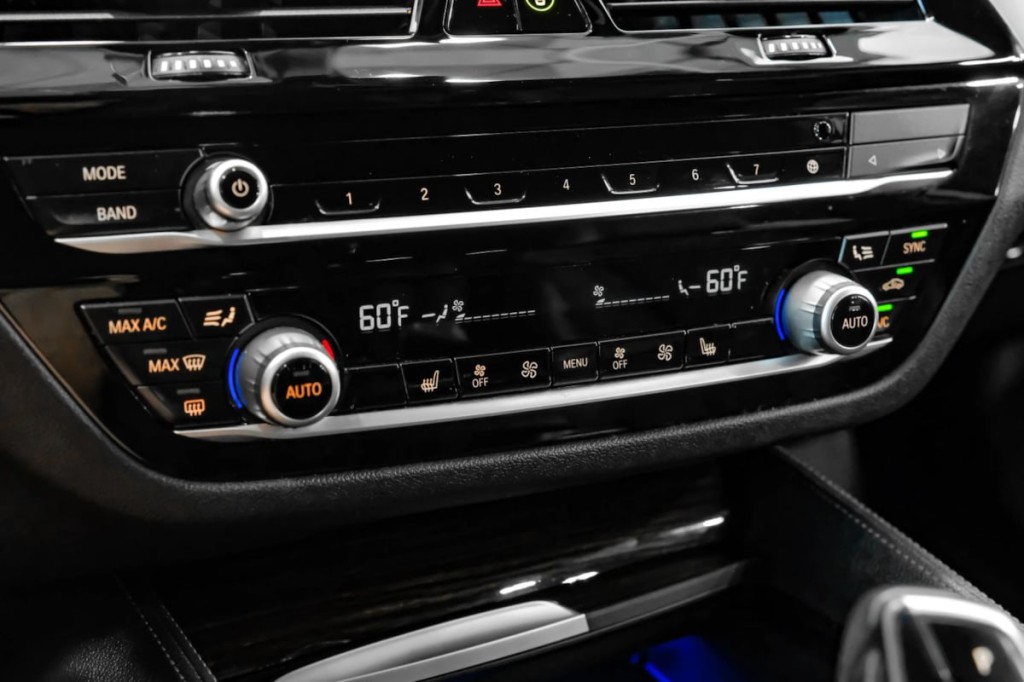 2021 BMW 5 Series Image 36