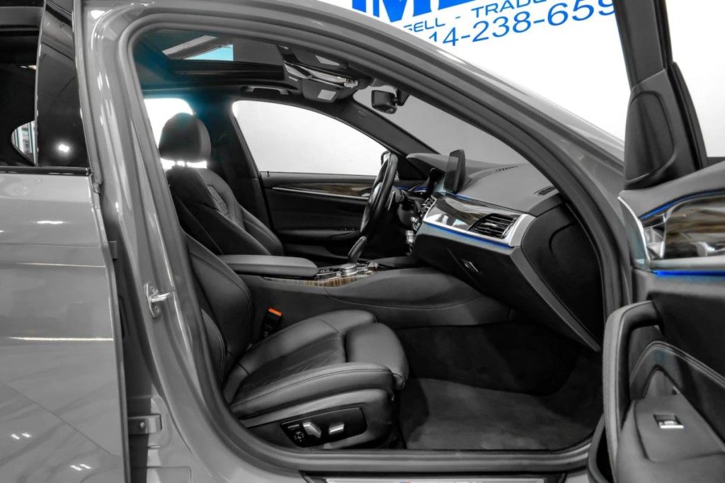 2021 BMW 5 Series Image 45