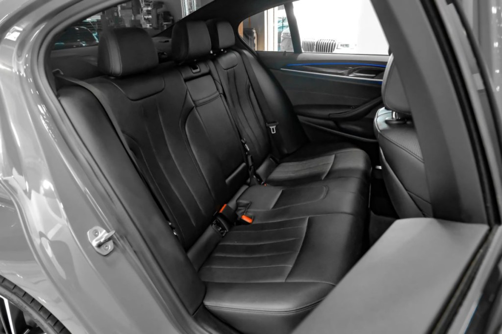 2021 BMW 5 Series Image 47