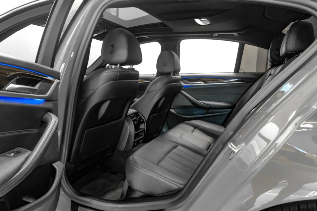 2021 BMW 5 Series Image 50