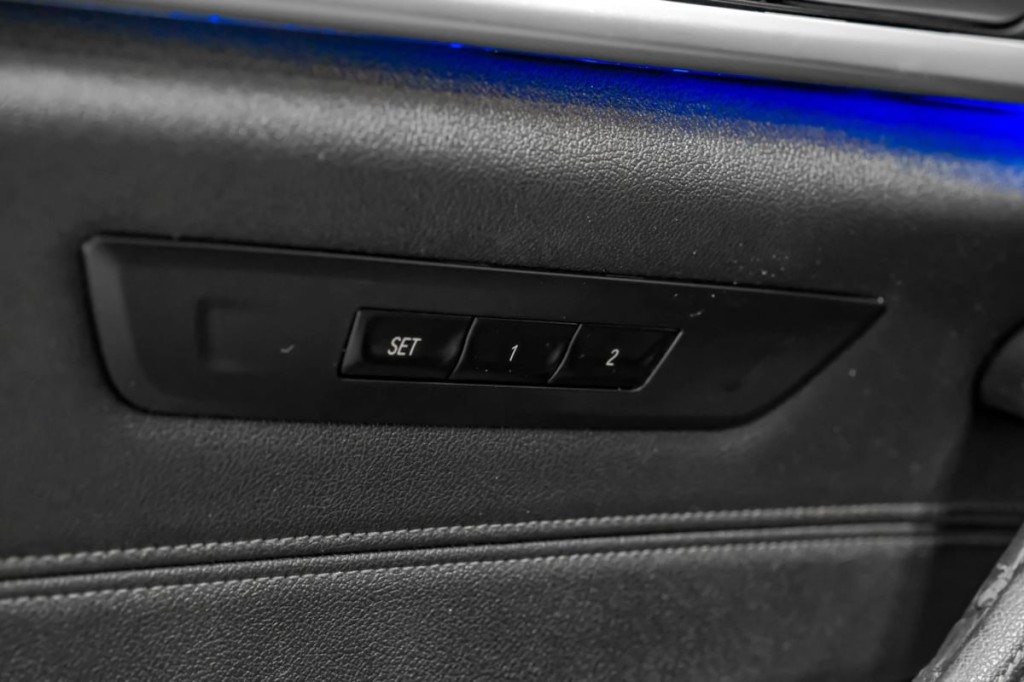 2021 BMW 5 Series Image 56