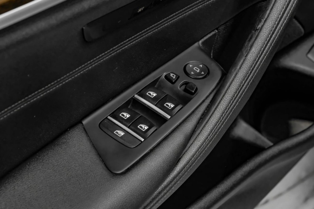 2021 BMW 5 Series Image 57