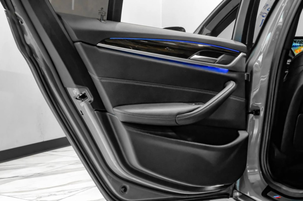 2021 BMW 5 Series Image 60