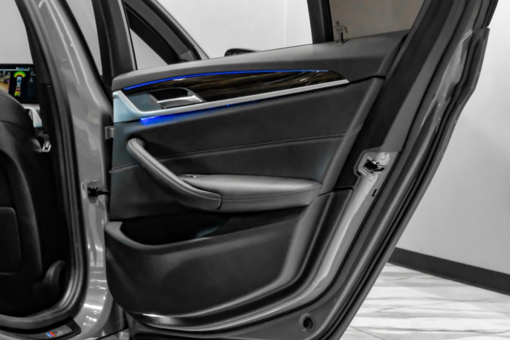 2021 BMW 5 Series Image 61