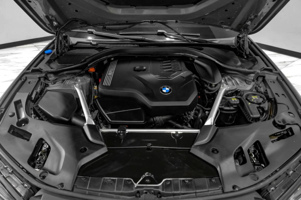 2021 BMW 5 Series Image 64