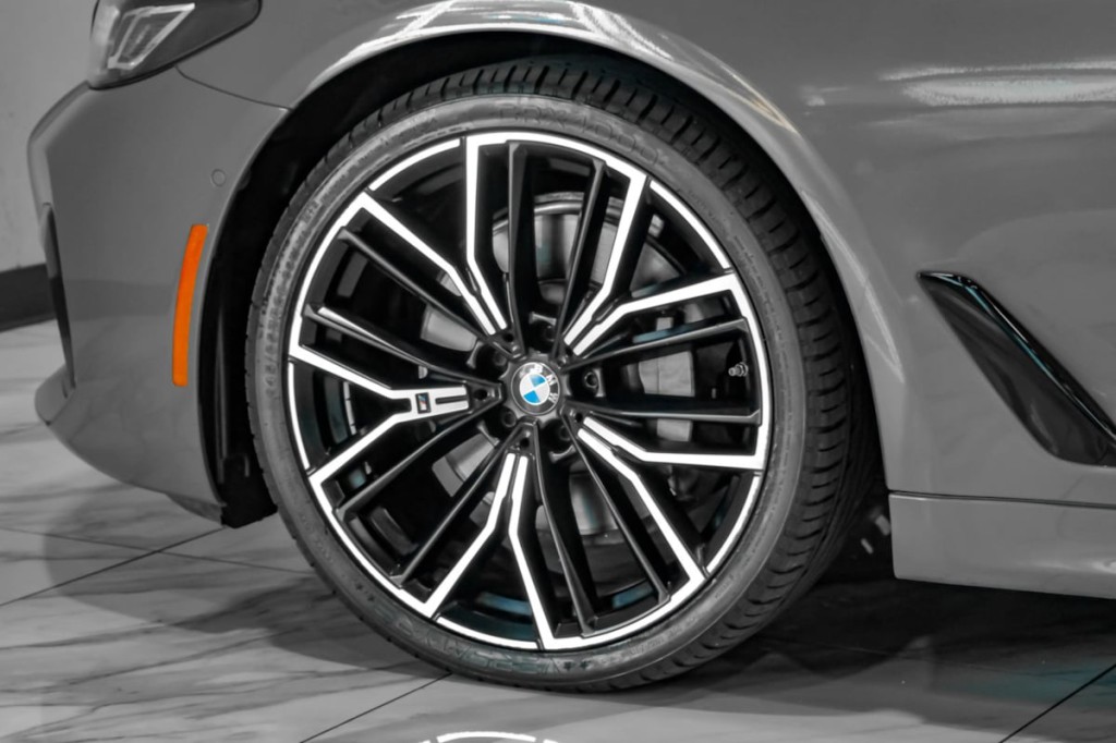 2021 BMW 5 Series Image 71