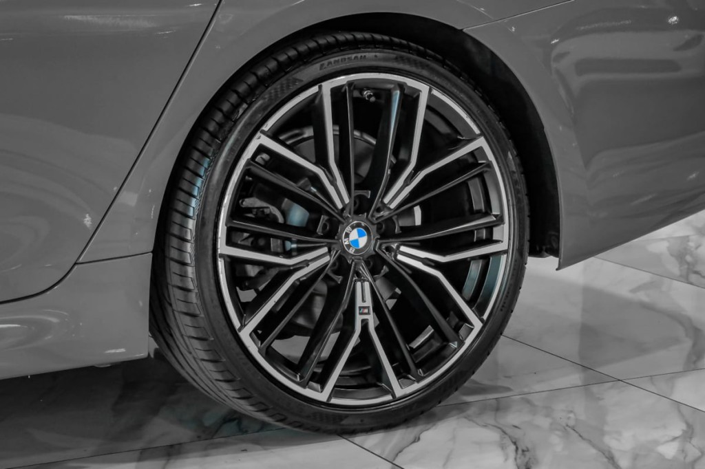 2021 BMW 5 Series Image 72