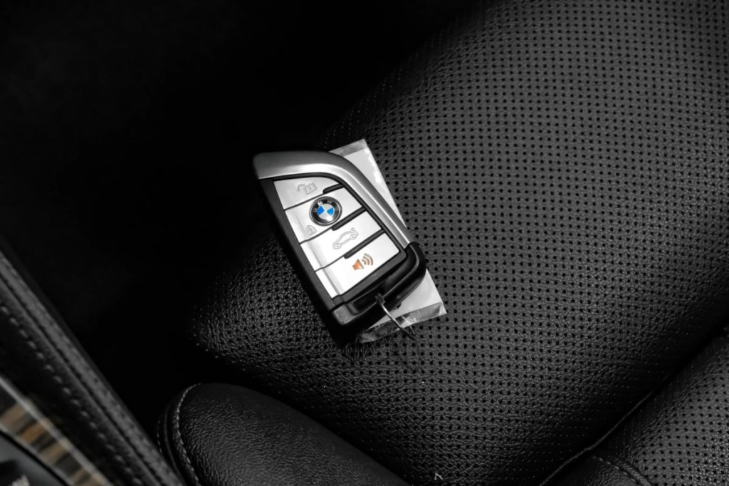 2021 BMW 5 Series Image 73