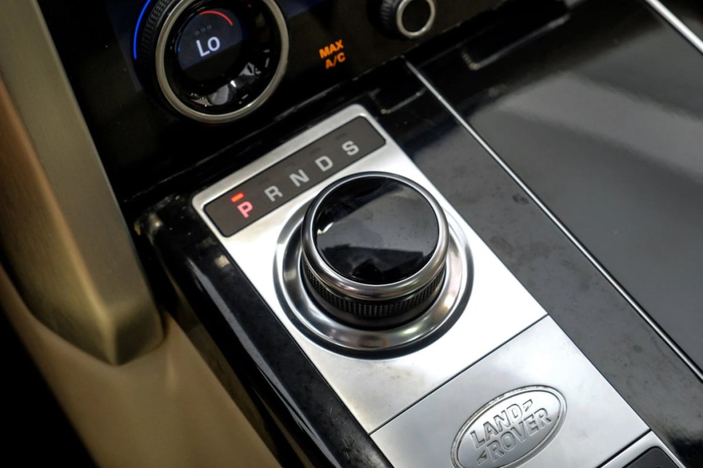 2020 Land Rover Range Rover Image 34