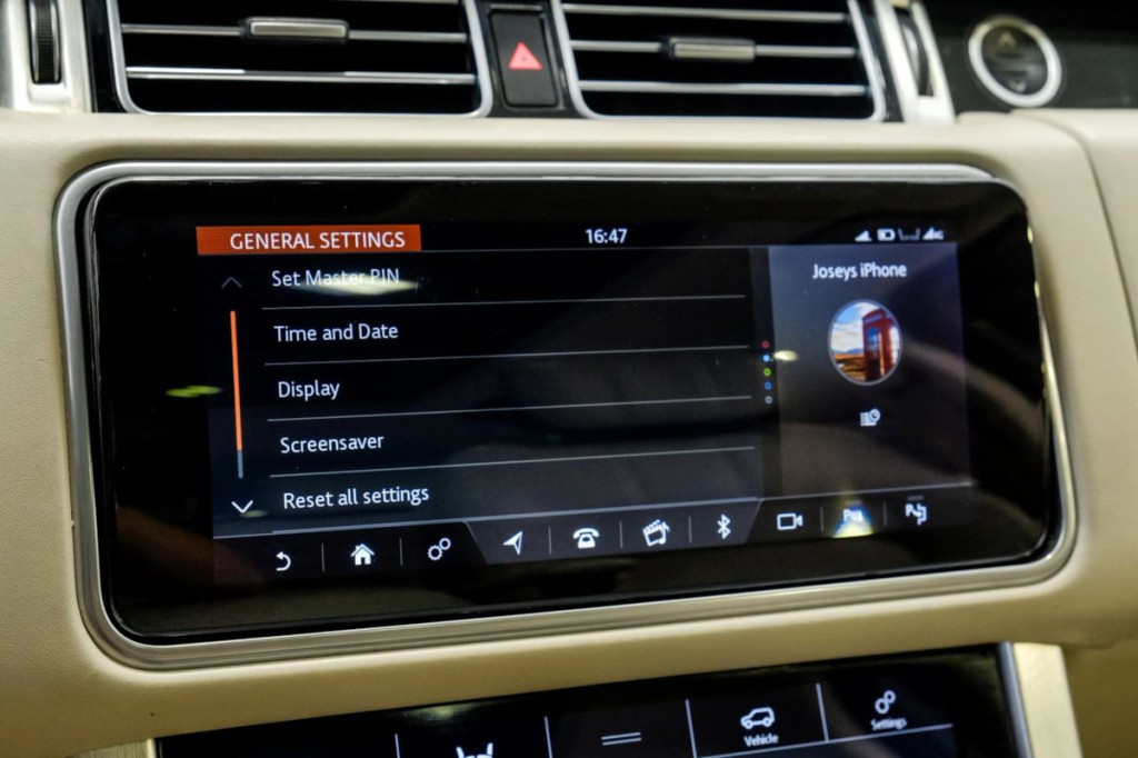 2020 Land Rover Range Rover Image 40