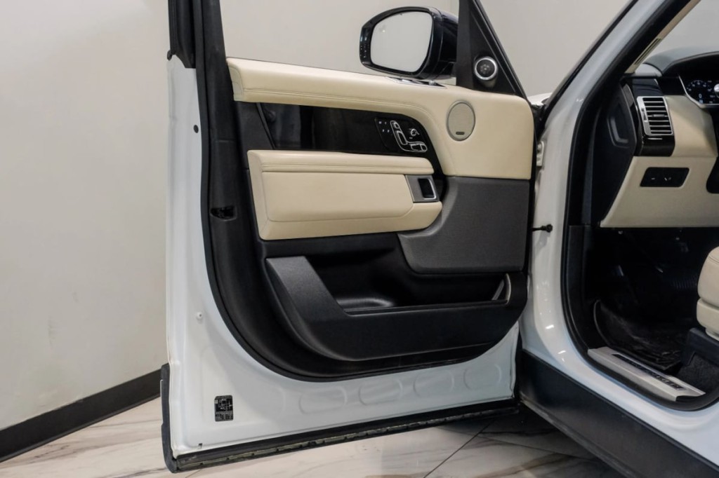2020 Land Rover Range Rover Image 52