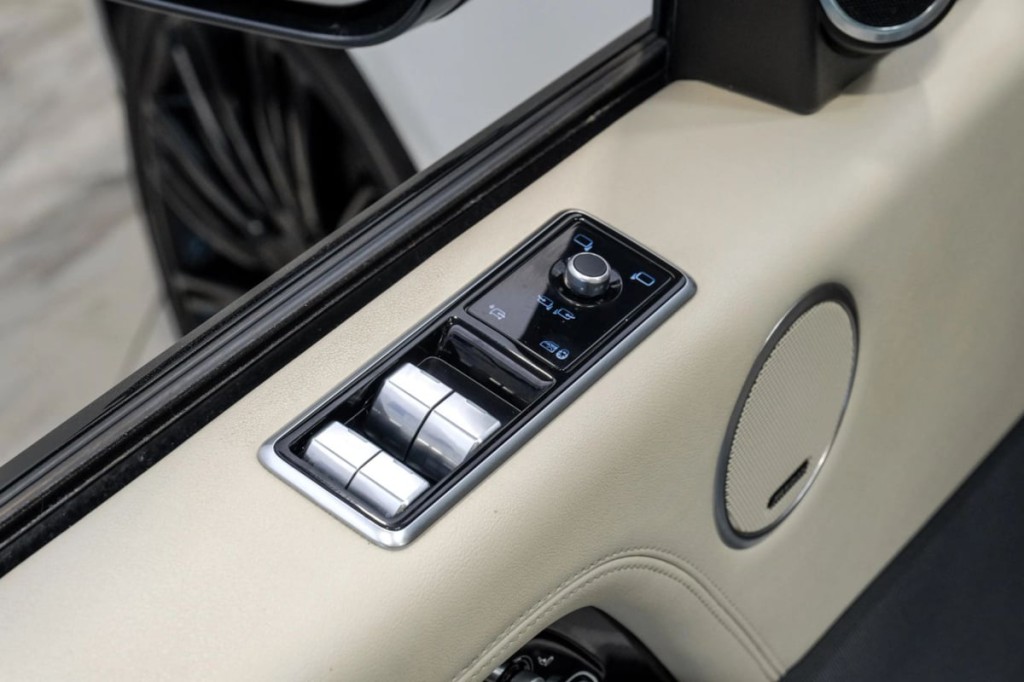 2020 Land Rover Range Rover Image 53