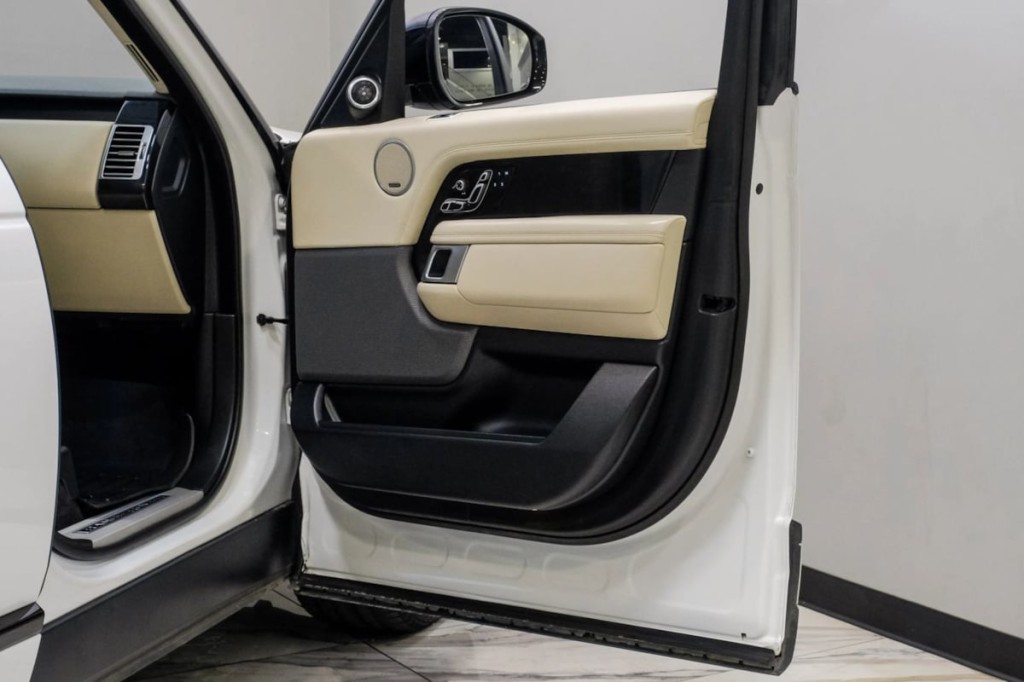 2020 Land Rover Range Rover Image 56