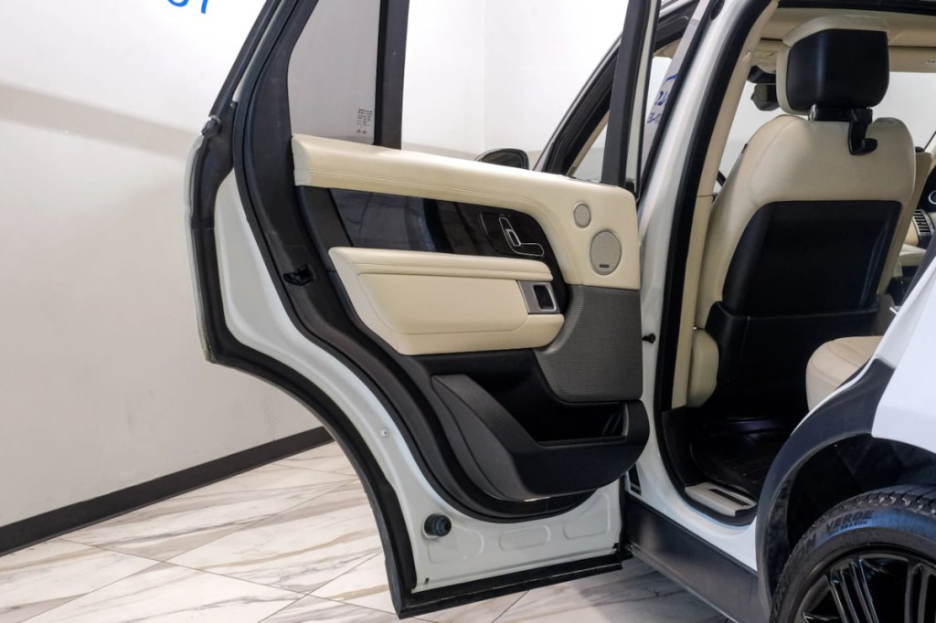 2020 Land Rover Range Rover Image 57