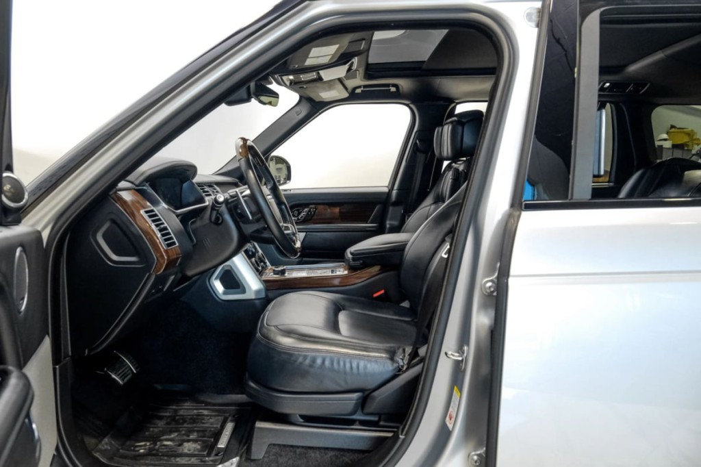 2018 Land Rover Range Rover Image 5