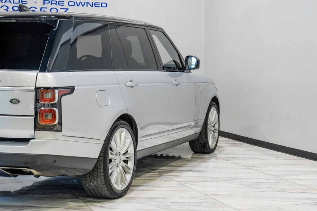 2018 Land Rover Range Rover Image 12