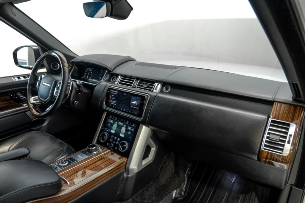 2018 Land Rover Range Rover Image 16
