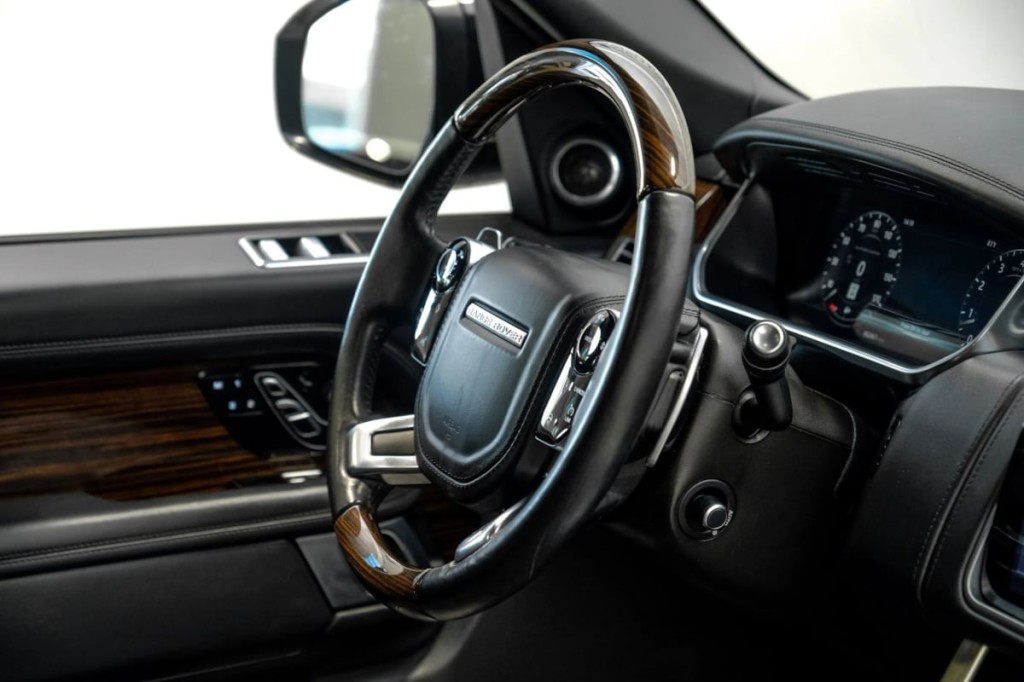 2018 Land Rover Range Rover Image 18