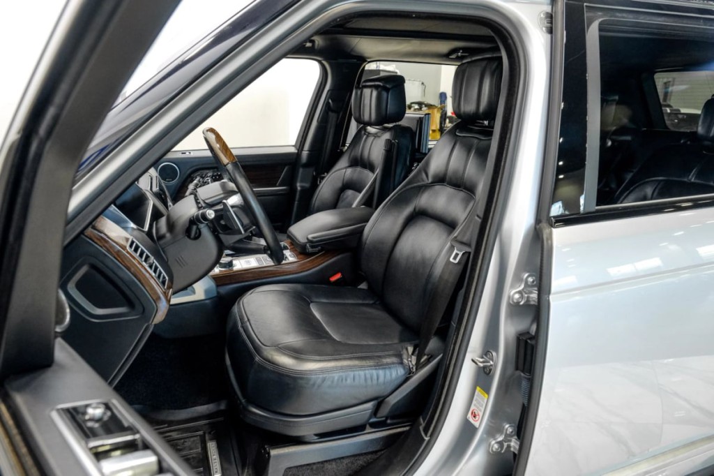 2018 Land Rover Range Rover Image 41