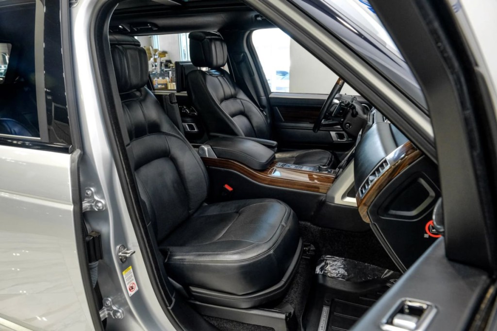2018 Land Rover Range Rover Image 43