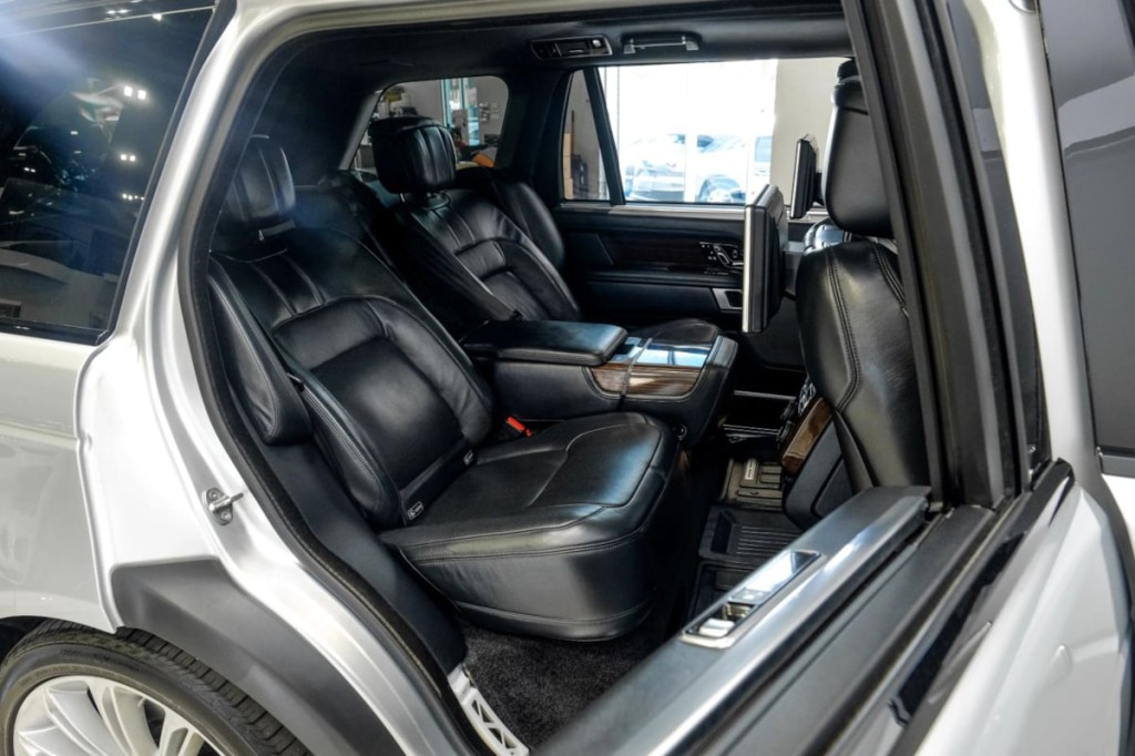 2018 Land Rover Range Rover Image 44