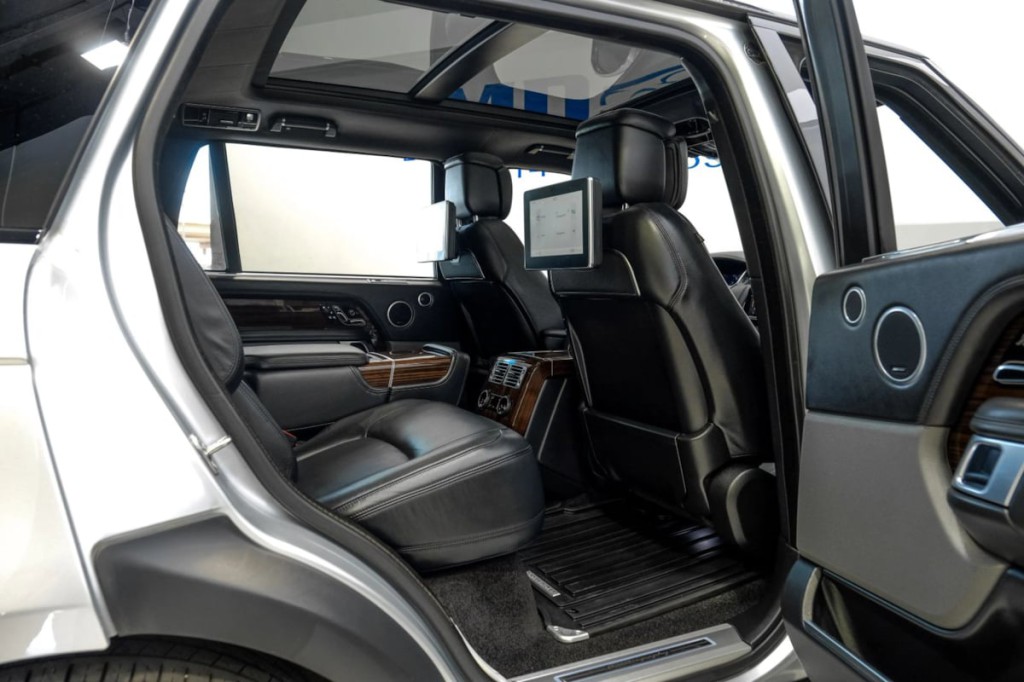 2018 Land Rover Range Rover Image 45