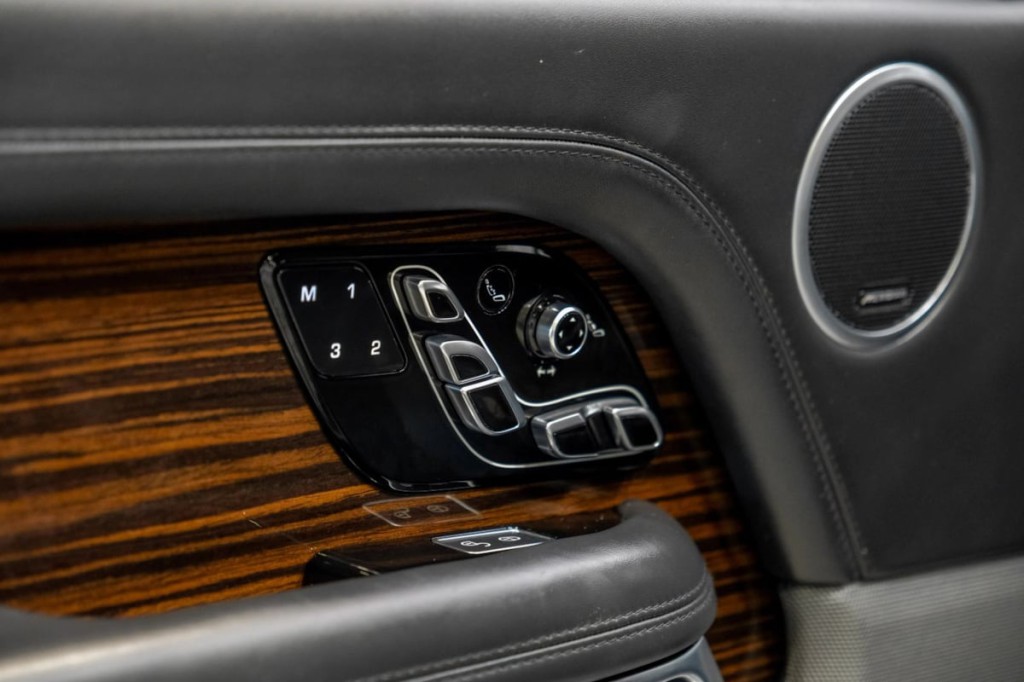 2018 Land Rover Range Rover Image 54