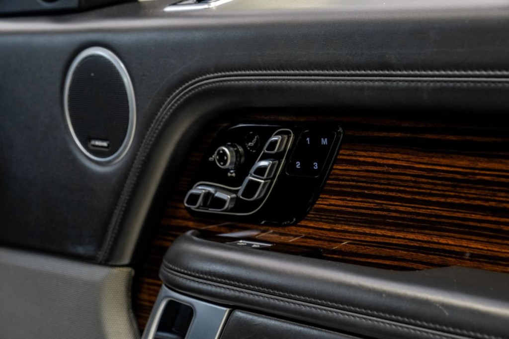 2018 Land Rover Range Rover Image 55