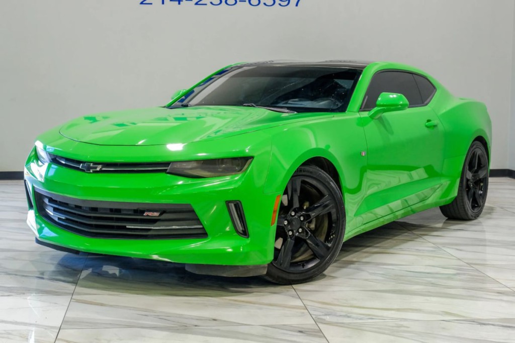 2017 Chevrolet Camaro Image 2