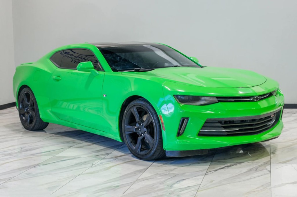 2017 Chevrolet Camaro Image 9