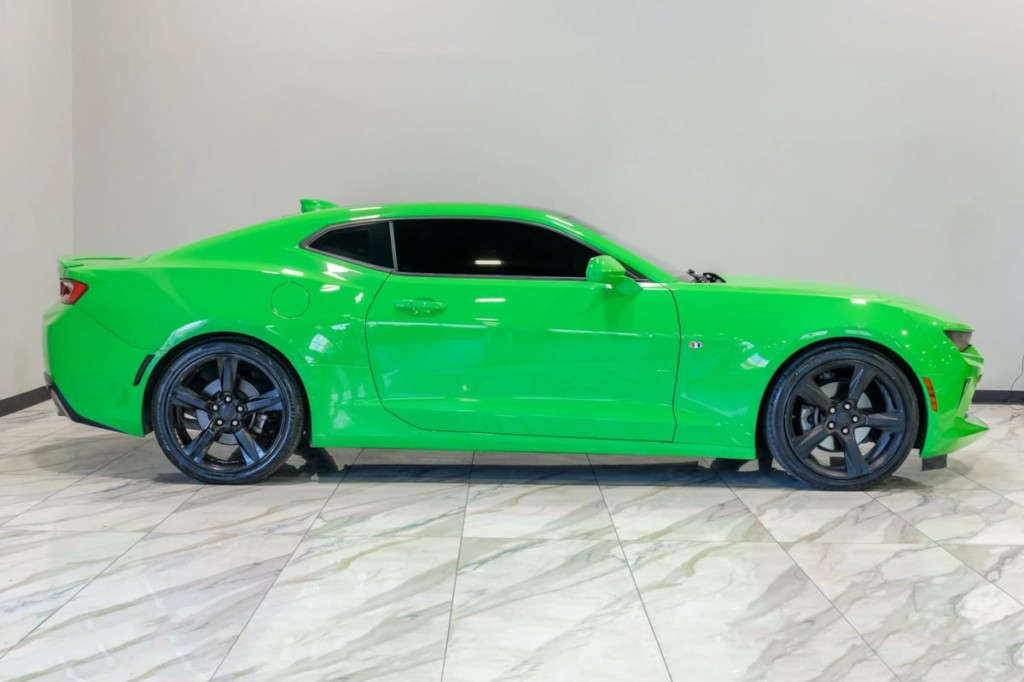 2017 Chevrolet Camaro Image 10