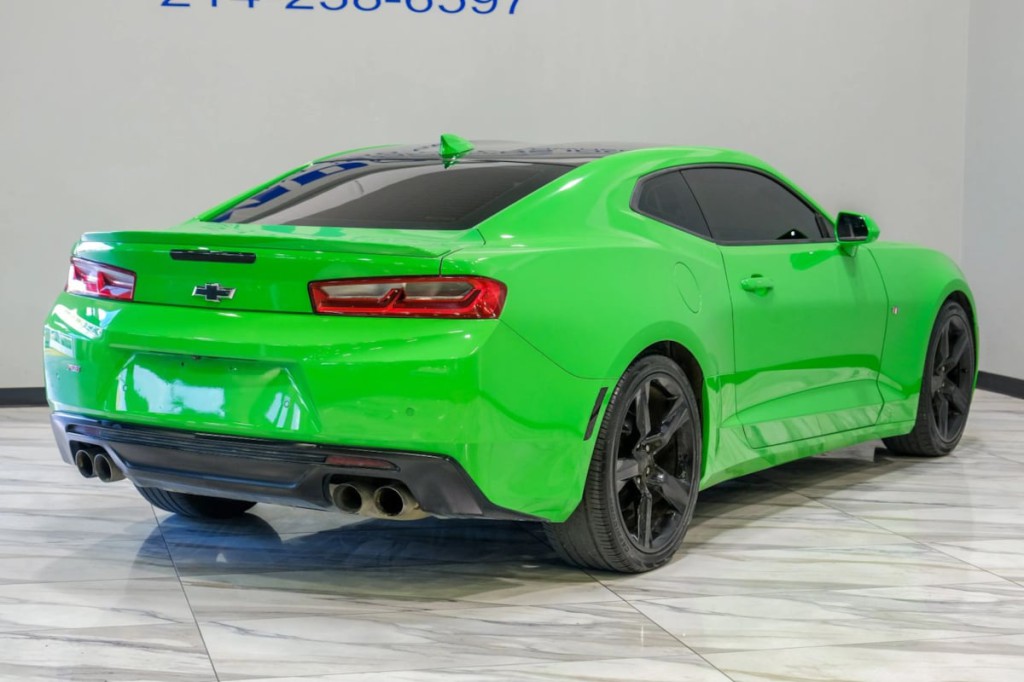 2017 Chevrolet Camaro Image 11