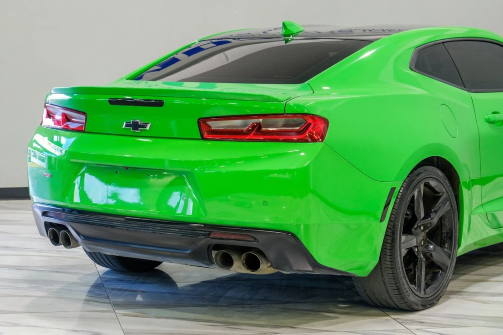 2017 Chevrolet Camaro Image 12