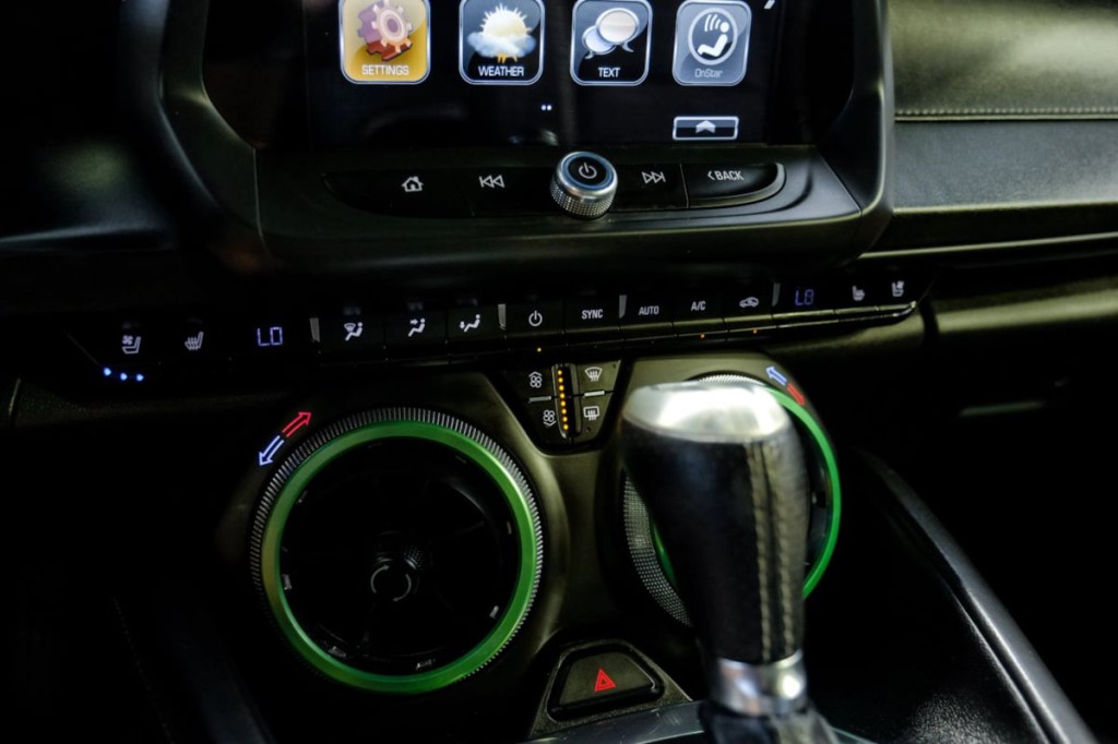 2017 Chevrolet Camaro Image 32
