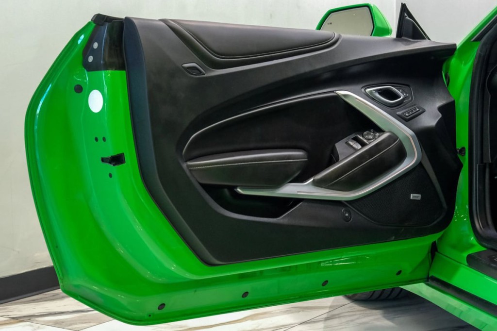 2017 Chevrolet Camaro Image 48