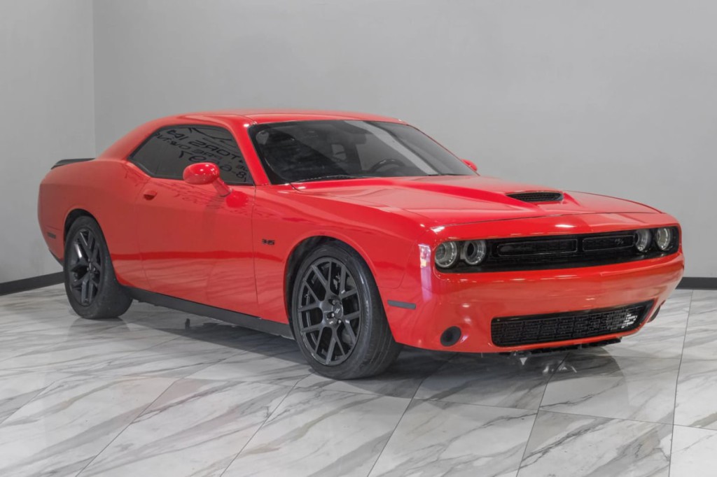 2023 Dodge Challenger Image 9