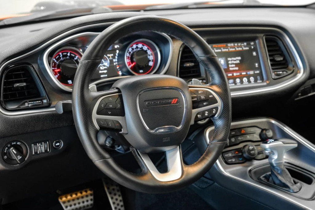 2016 Dodge Challenger Image 22