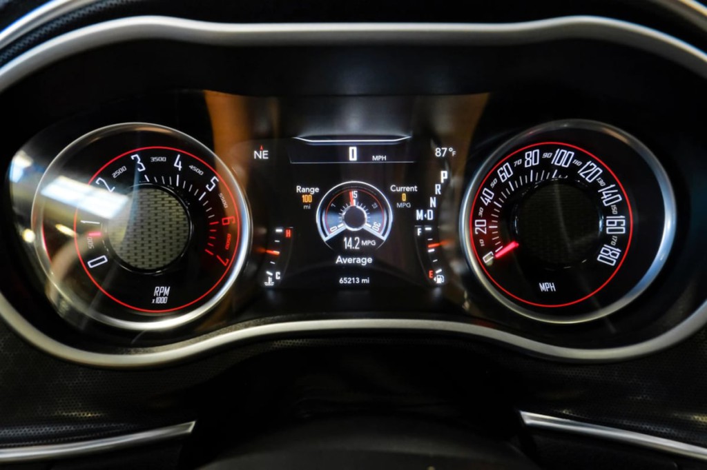 2016 Dodge Challenger Image 23