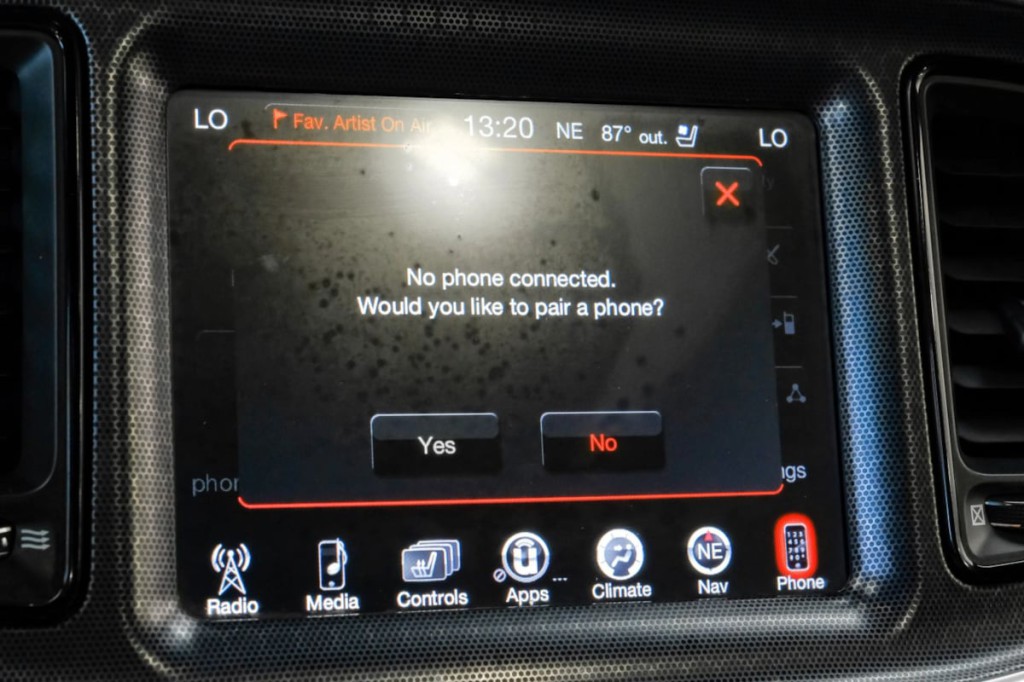 2016 Dodge Challenger Image 34