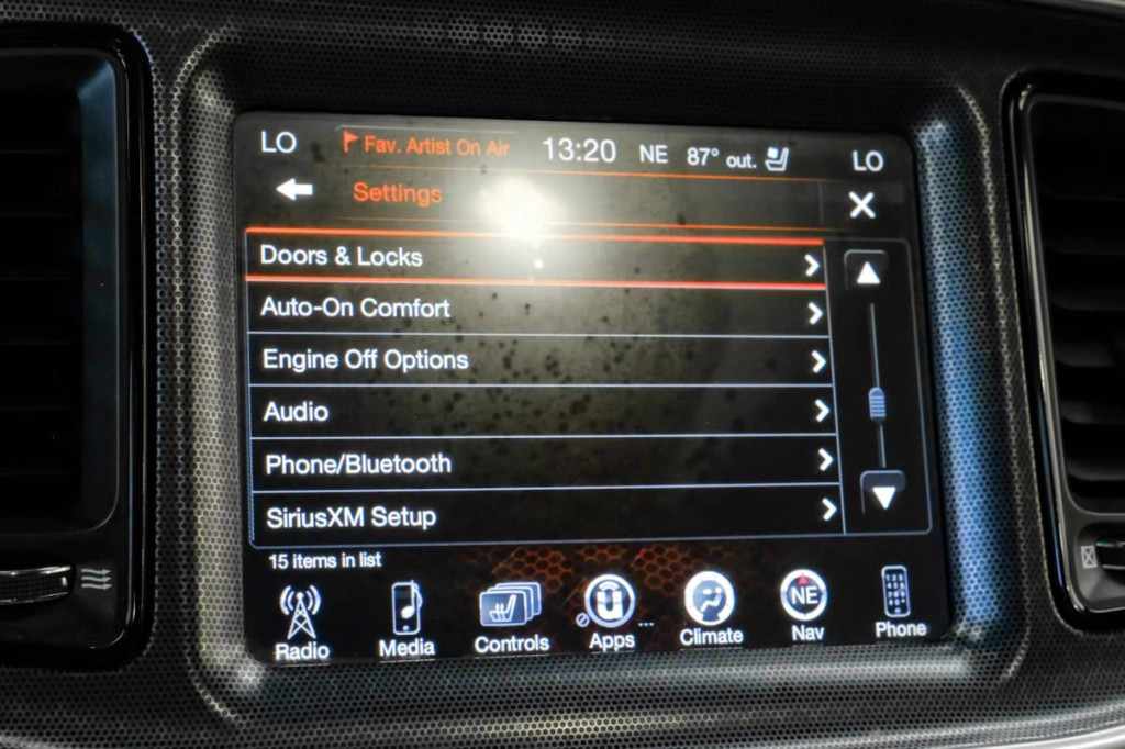 2016 Dodge Challenger Image 36