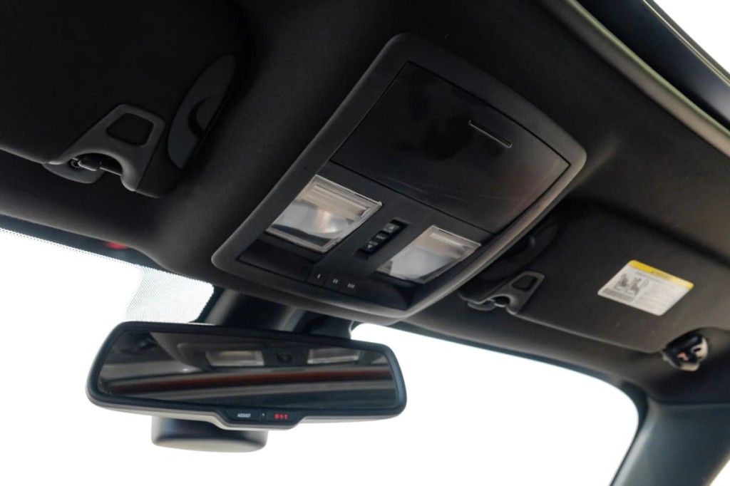 2016 Dodge Challenger Image 39