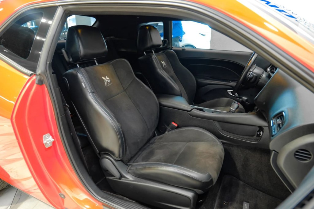 2016 Dodge Challenger Image 43