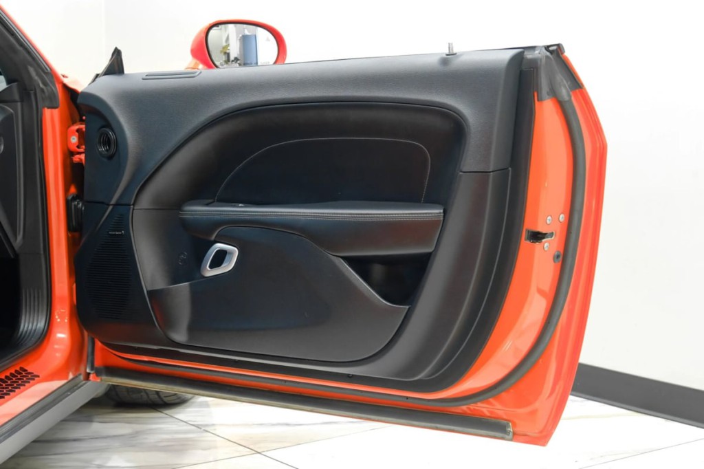 2016 Dodge Challenger Image 48