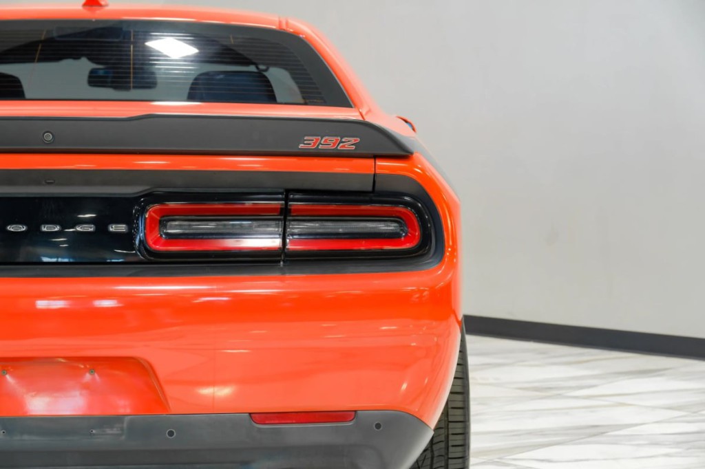 2016 Dodge Challenger Image 50