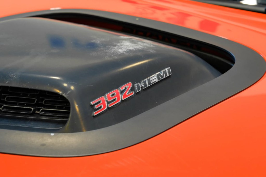2016 Dodge Challenger Image 51
