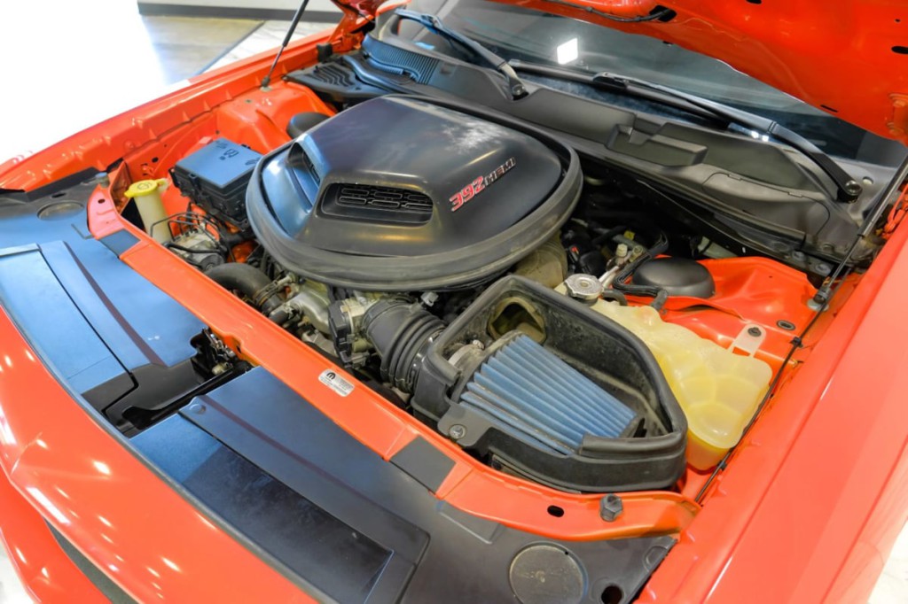 2016 Dodge Challenger Image 54