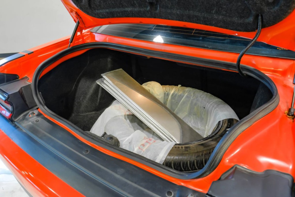 2016 Dodge Challenger Image 58