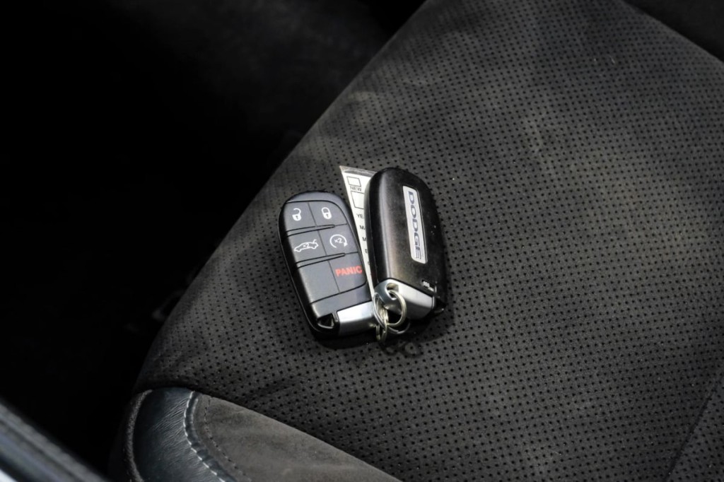 2016 Dodge Challenger Image 64