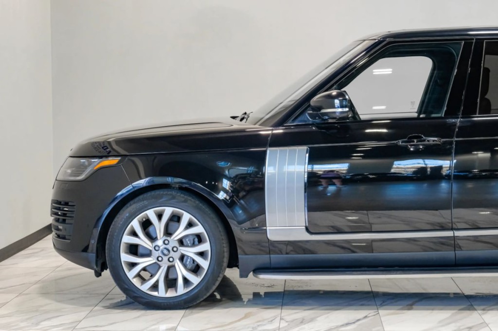 2018 Land Rover Range Rover Image 18