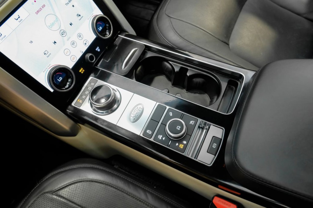 2018 Land Rover Range Rover Image 32